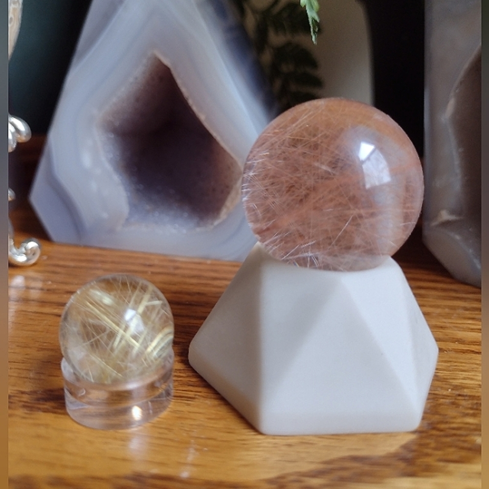 ✨SOLD✨ Rutiled Quartz Sphere Bundle - Picture 3 of 10